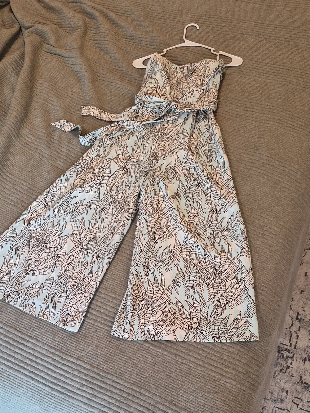 Strapless Wide-Leg Jumpsuit in Light Blue Leaf Print Size 6